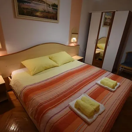 Apartman With A Parking Space - 15757