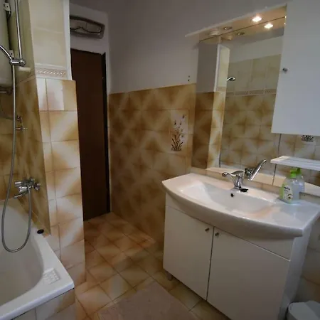 With A Parking Space - 15757 Apartman