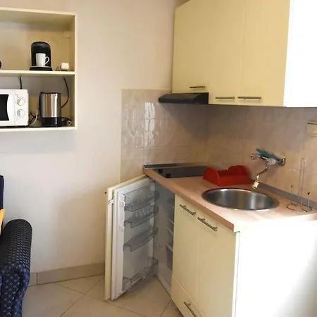 Apartment With A Parking Space - 15757 Pula